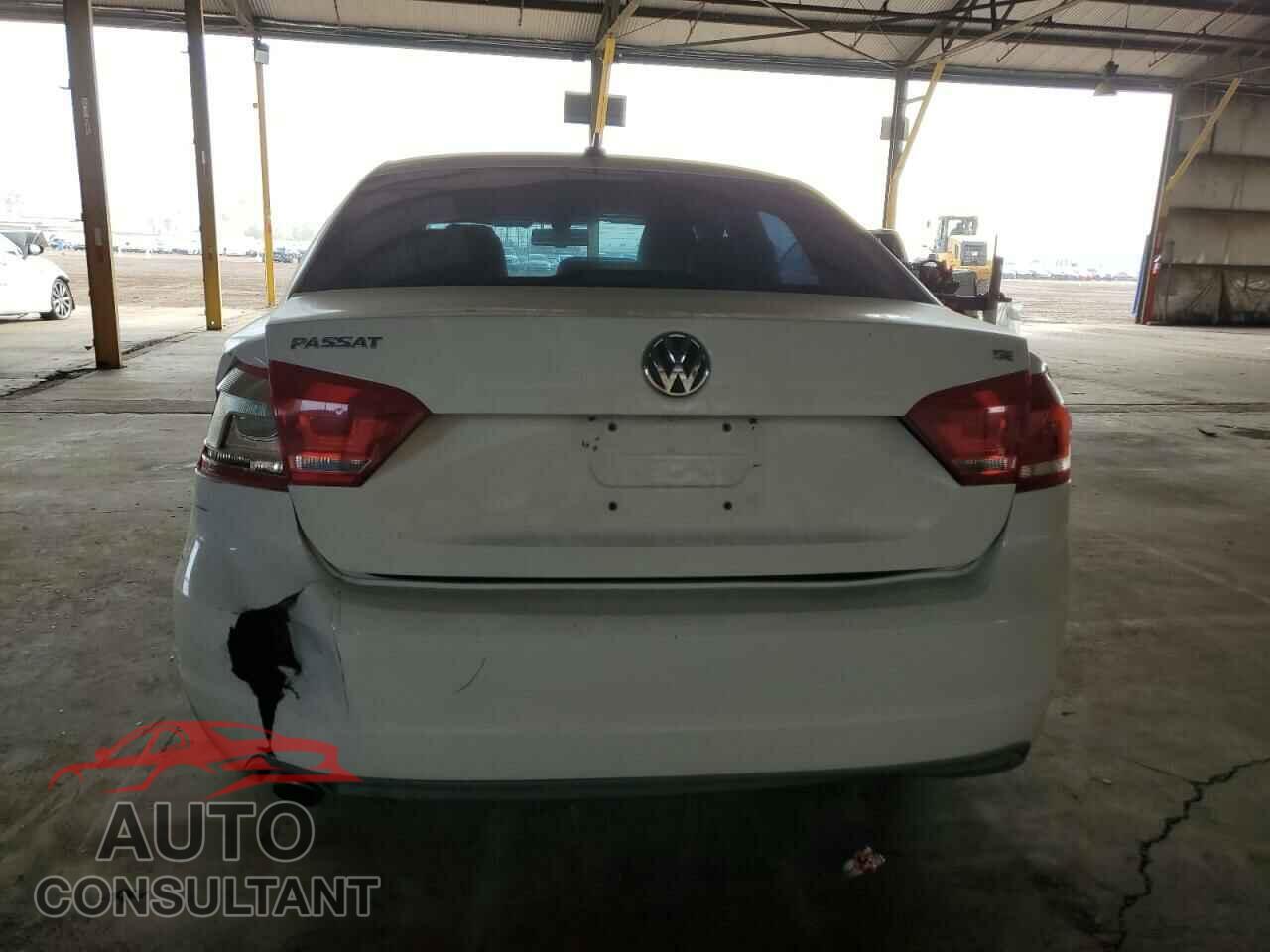 VOLKSWAGEN PASSAT 2013 - 1VWBP7A30DC092444