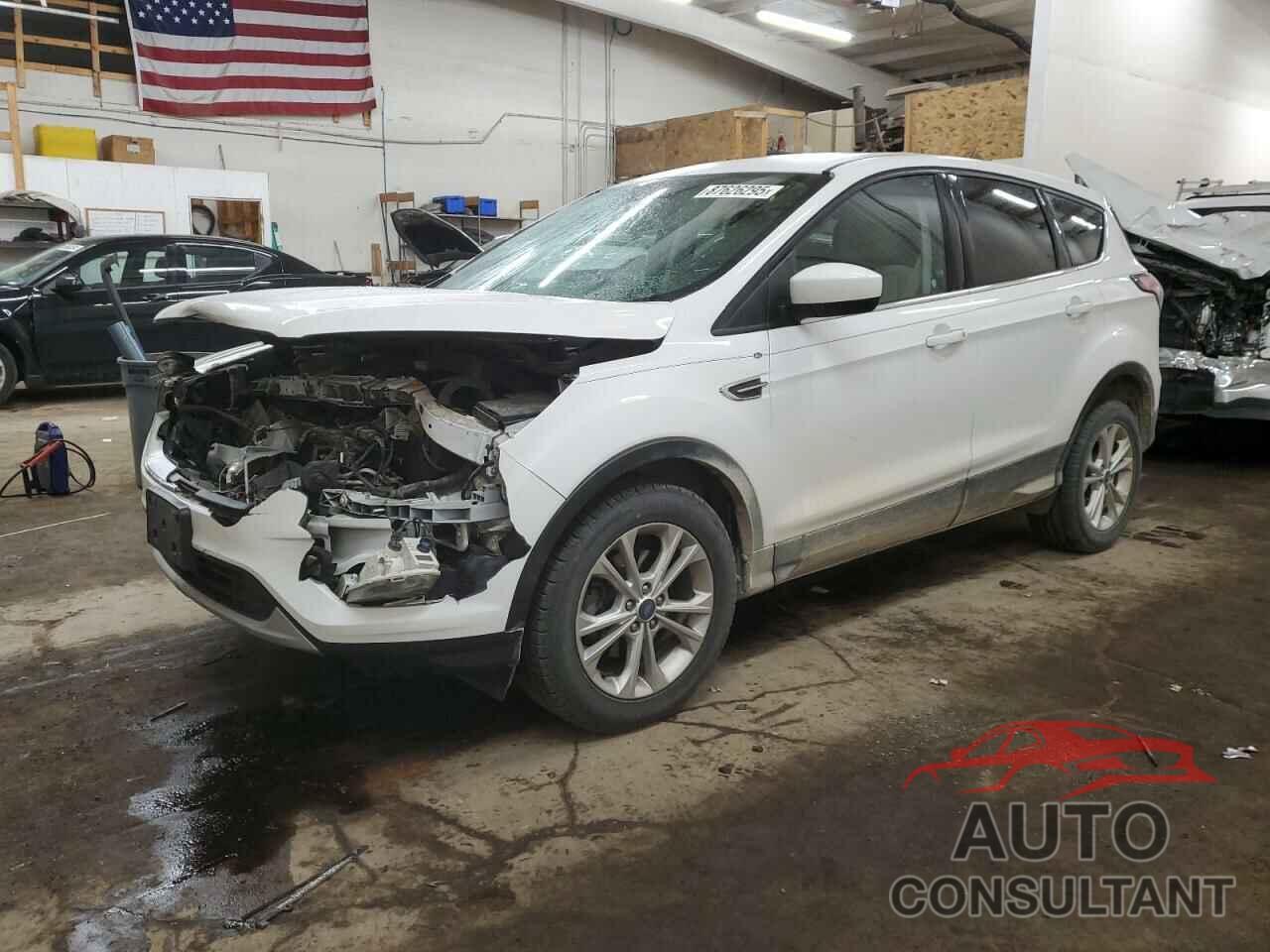 FORD ESCAPE 2017 - 1FMCU0GD1HUA36628