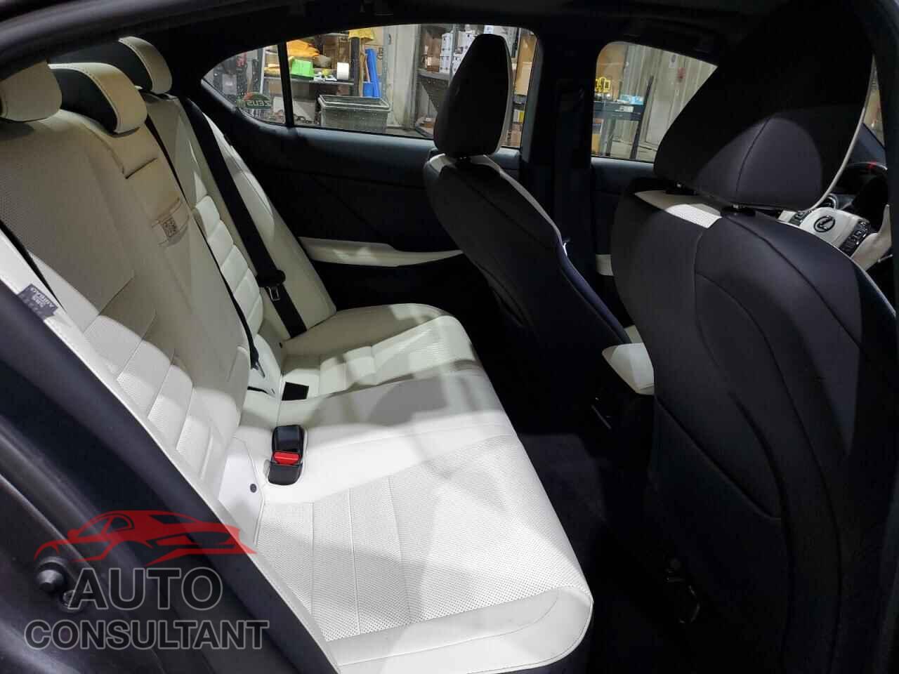 LEXUS IS 500 F S 2024 - JTHAP1D2XR5006078