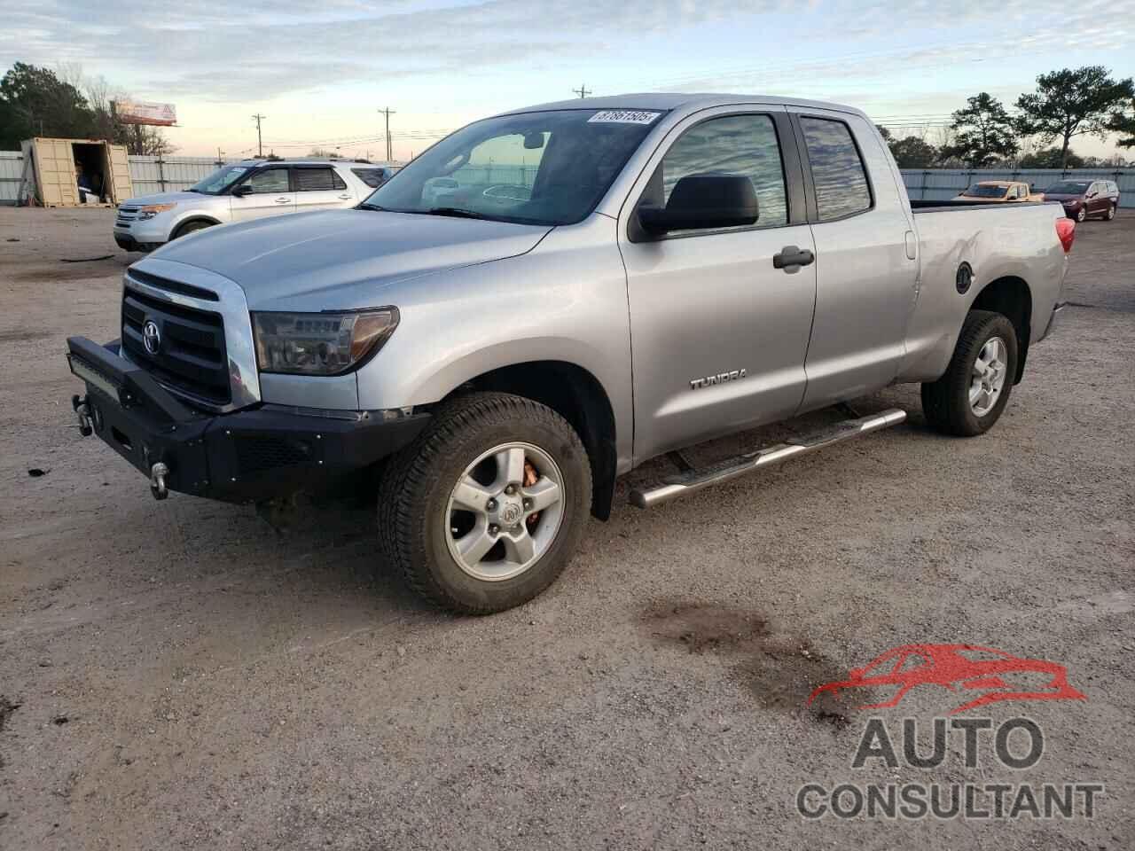 TOYOTA TUNDRA 2011 - 5TFRM5F12BX022777