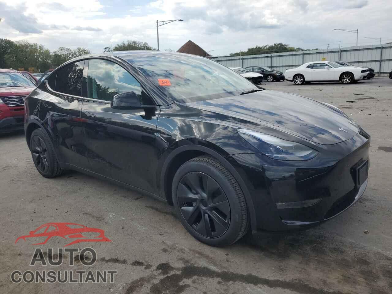TESLA MODEL Y 2025 - 7SAYGDEE4SA349368
