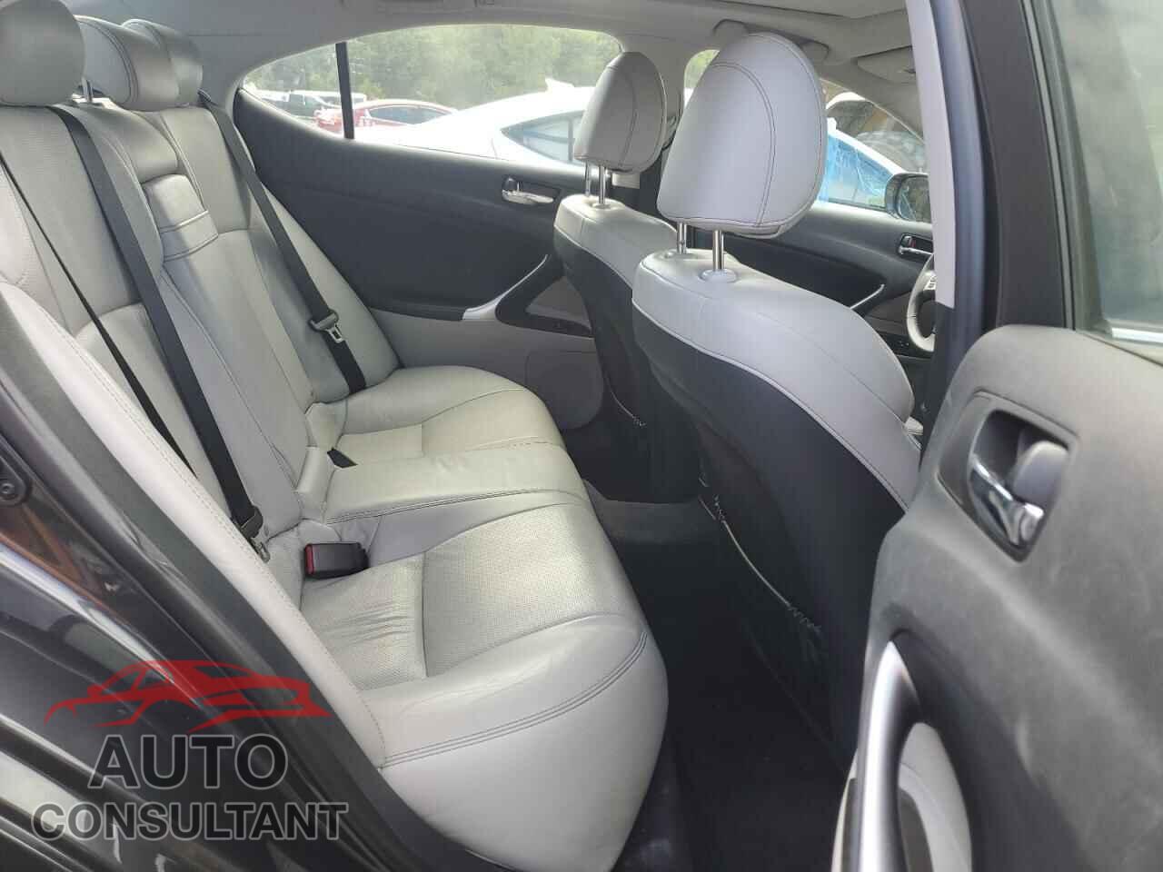 LEXUS IS 2011 - JTHCE5C21B5000876