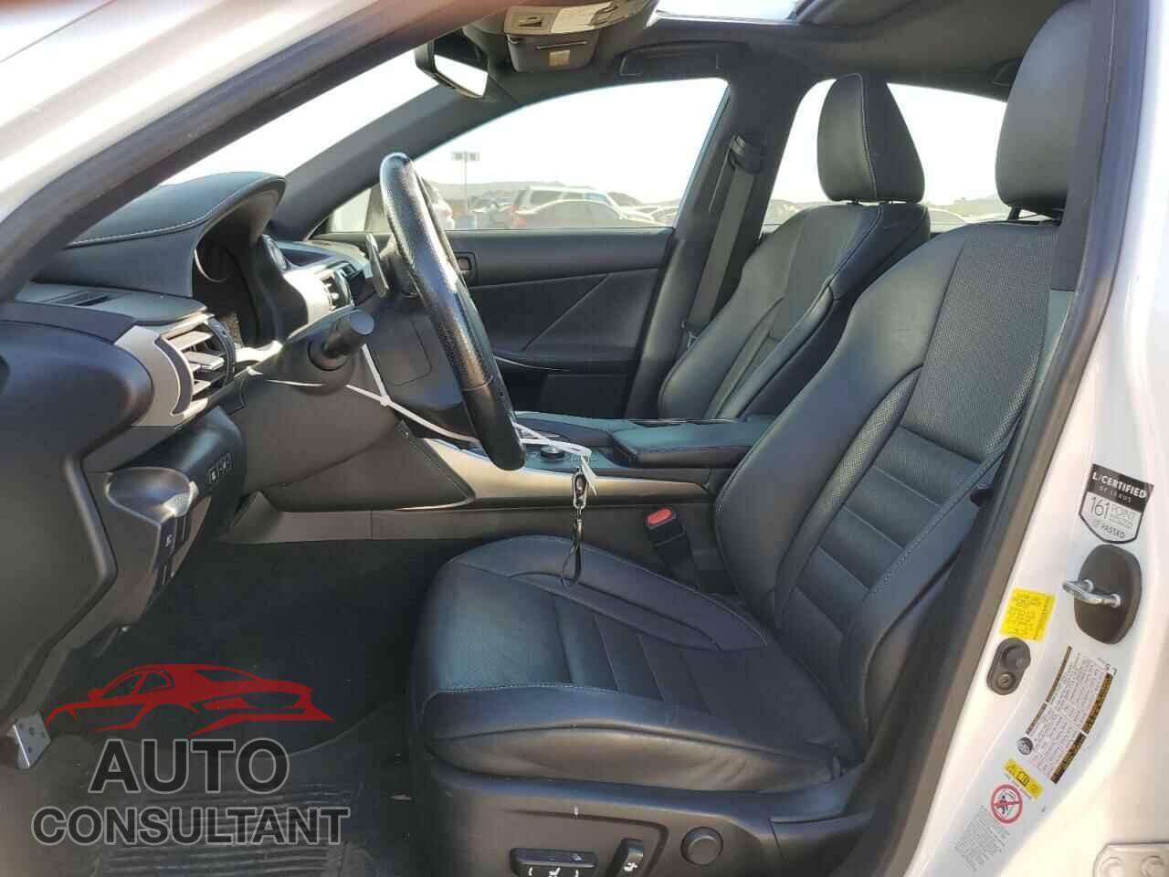 LEXUS IS 2018 - JTHCZ1D23J5015177