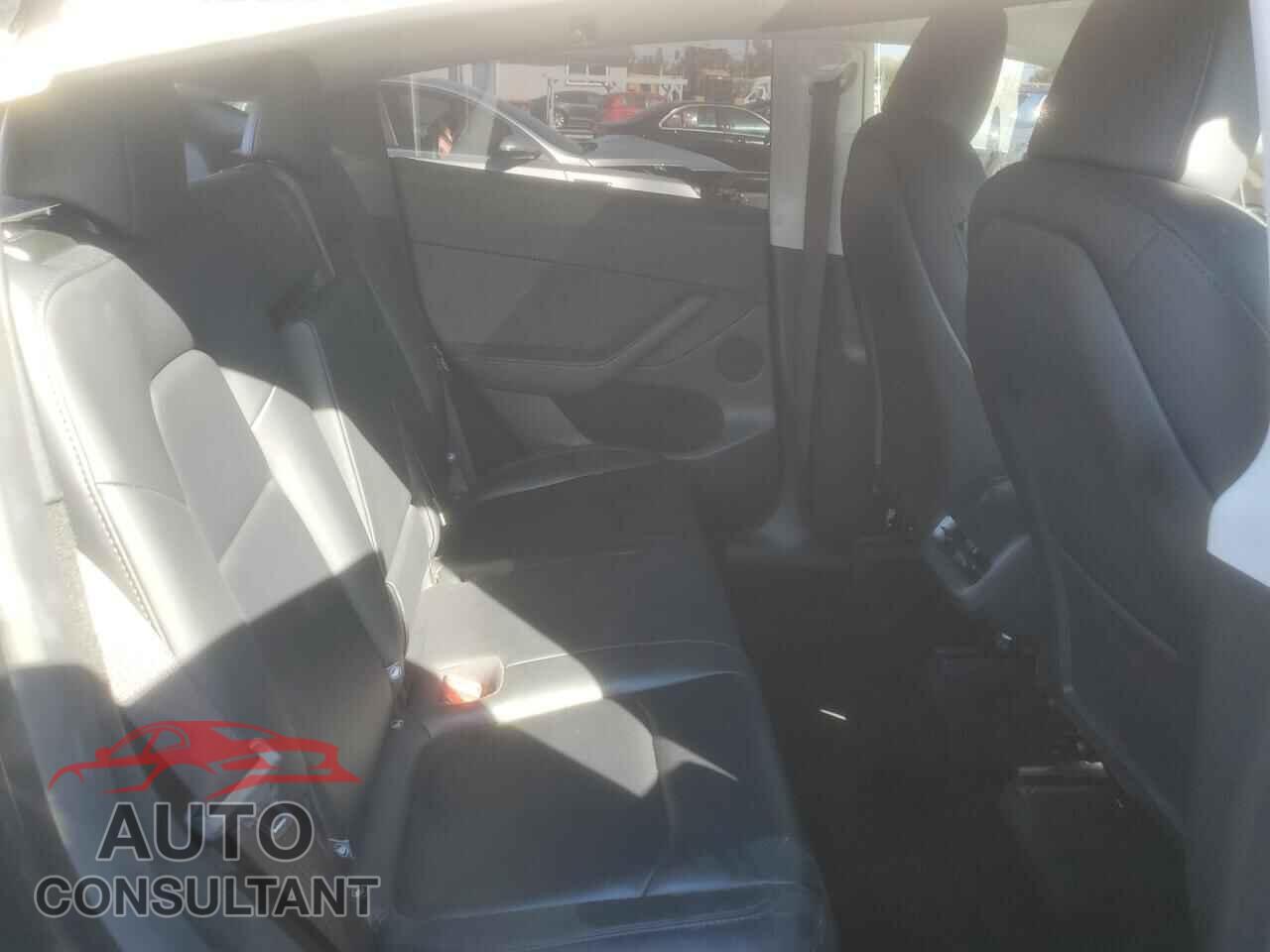 TESLA MODEL Y 2024 - 7SAYGDED5RF202755