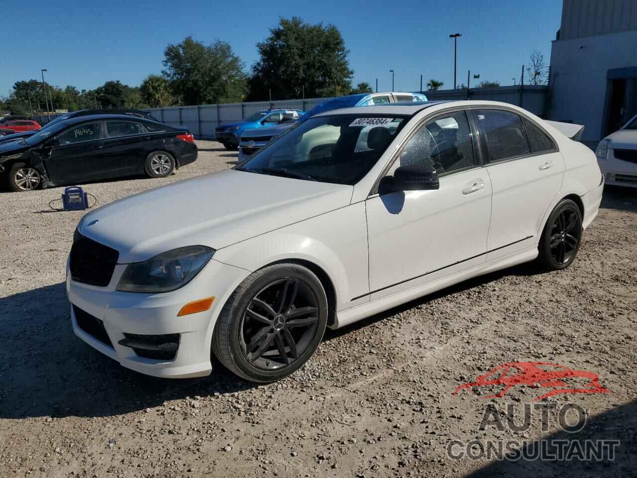 MERCEDES-BENZ C-CLASS 2013 - WDDGF4HBXDR279054