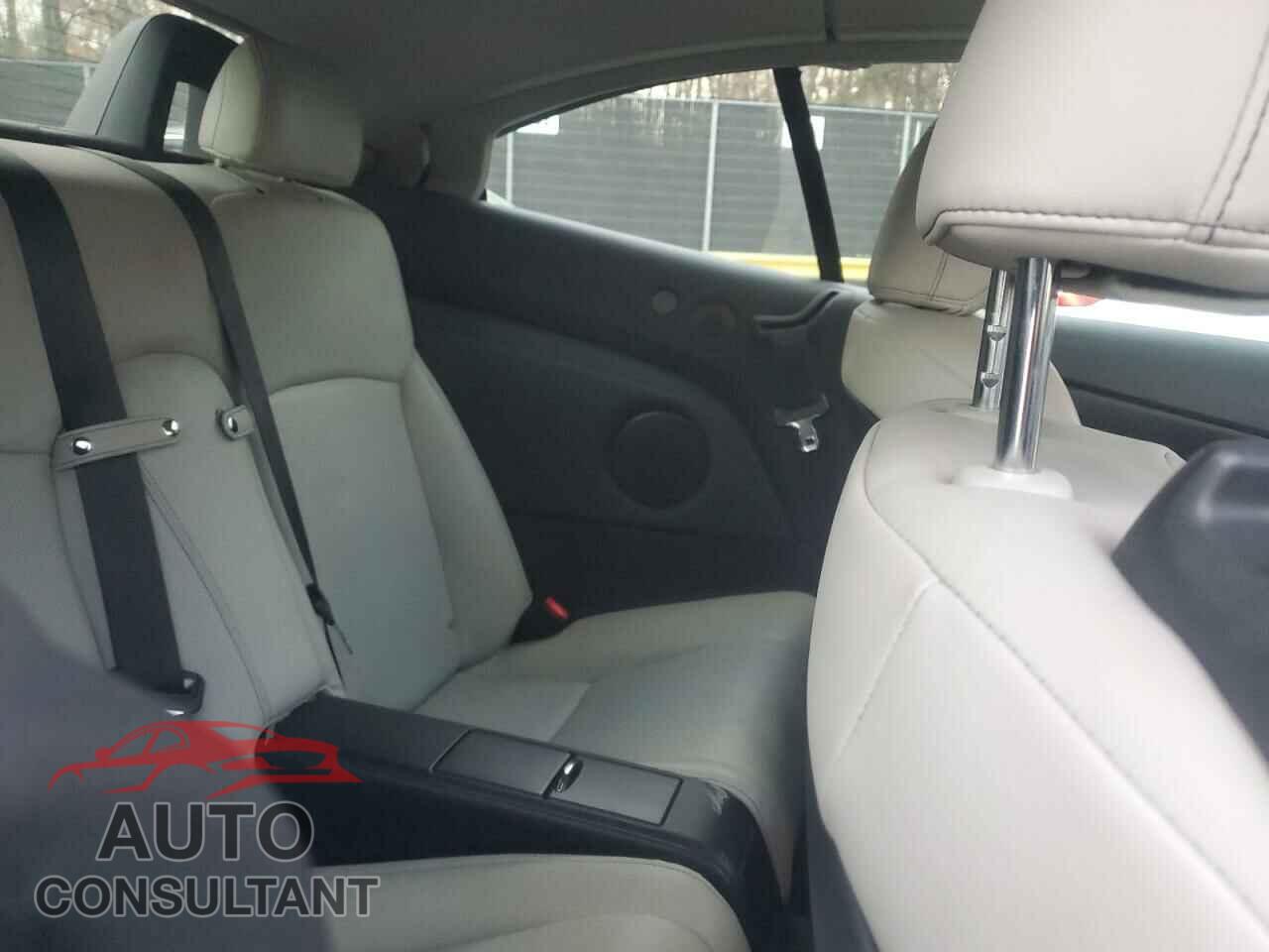 LEXUS IS 2011 - JTHFF2C29B2519670