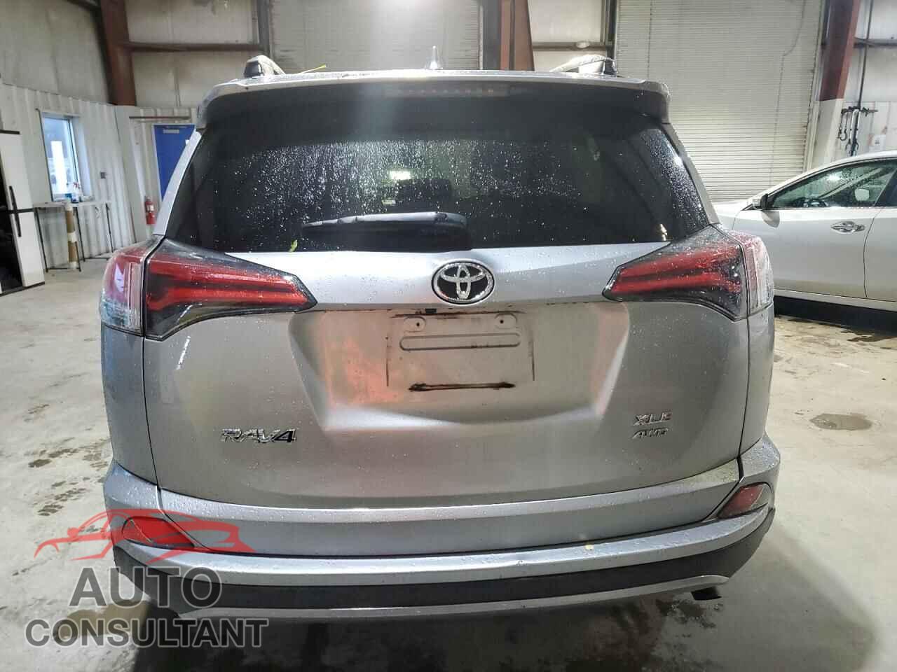 TOYOTA RAV4 2017 - 2T3RFREV9HW558564