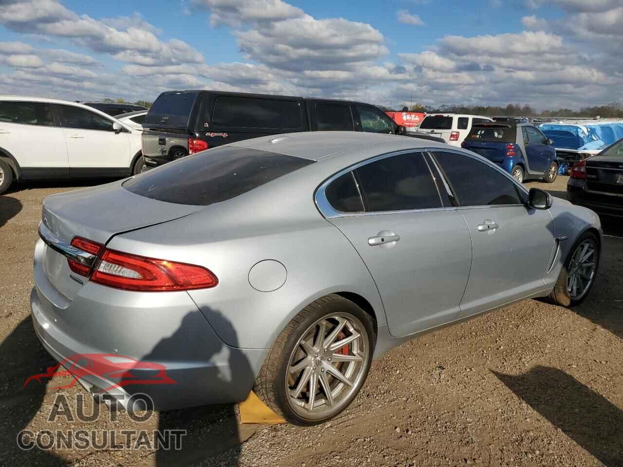 JAGUAR XF 2012 - SAJWA0HE3CMS22439