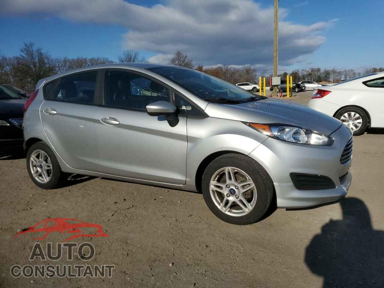 FORD FIESTA 2018 - 3FADP4EJ4JM101357