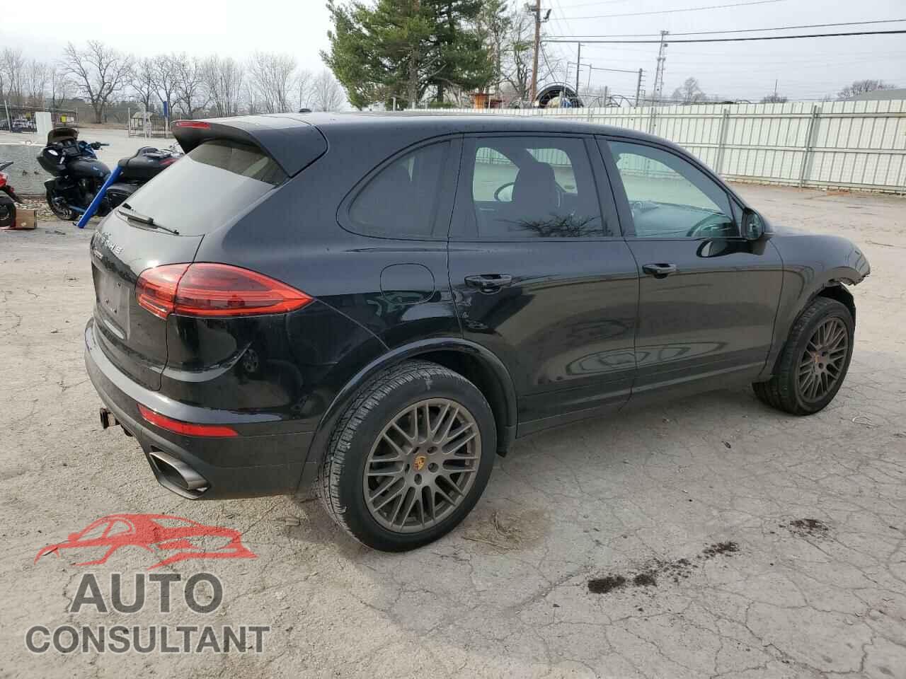 PORSCHE CAYENNE 2017 - WP1AA2A28HKA85312