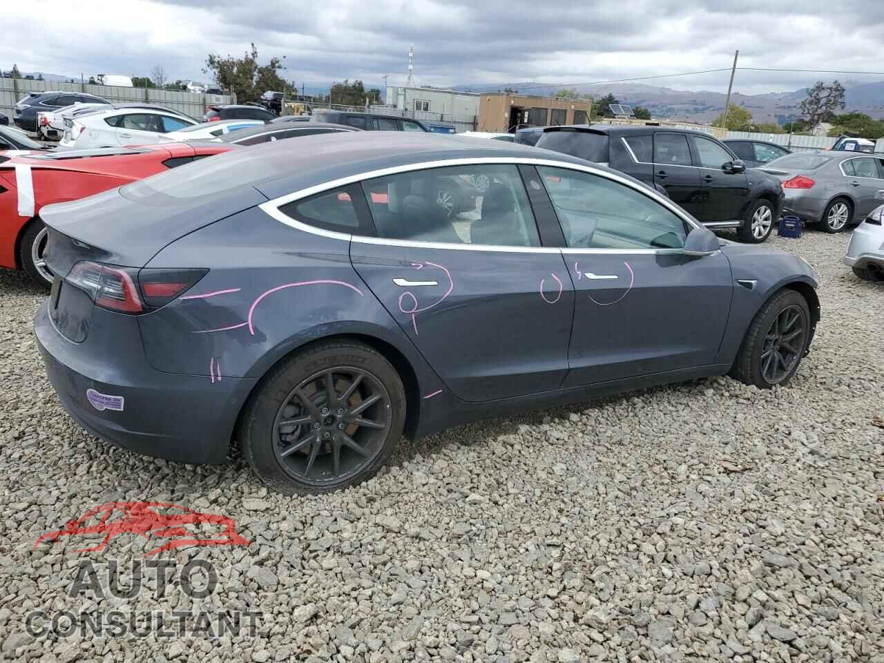 TESLA MODEL 3 2018 - 5YJ3E1EA3JF158437