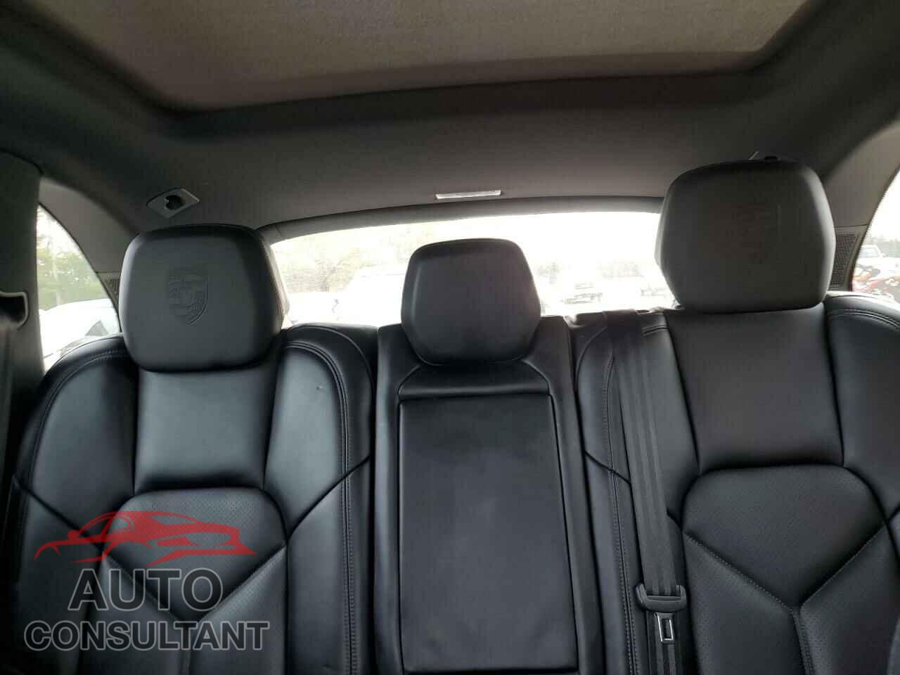 PORSCHE CAYENNE 2017 - WP1AA2A28HKA85312