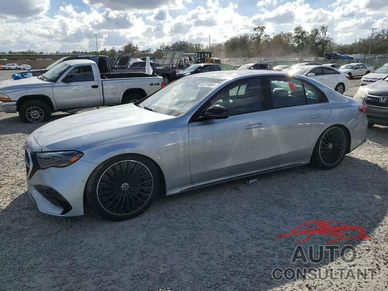 MERCEDES-BENZ E-CLASS 2024 - W1KLF4HB5RA012179
