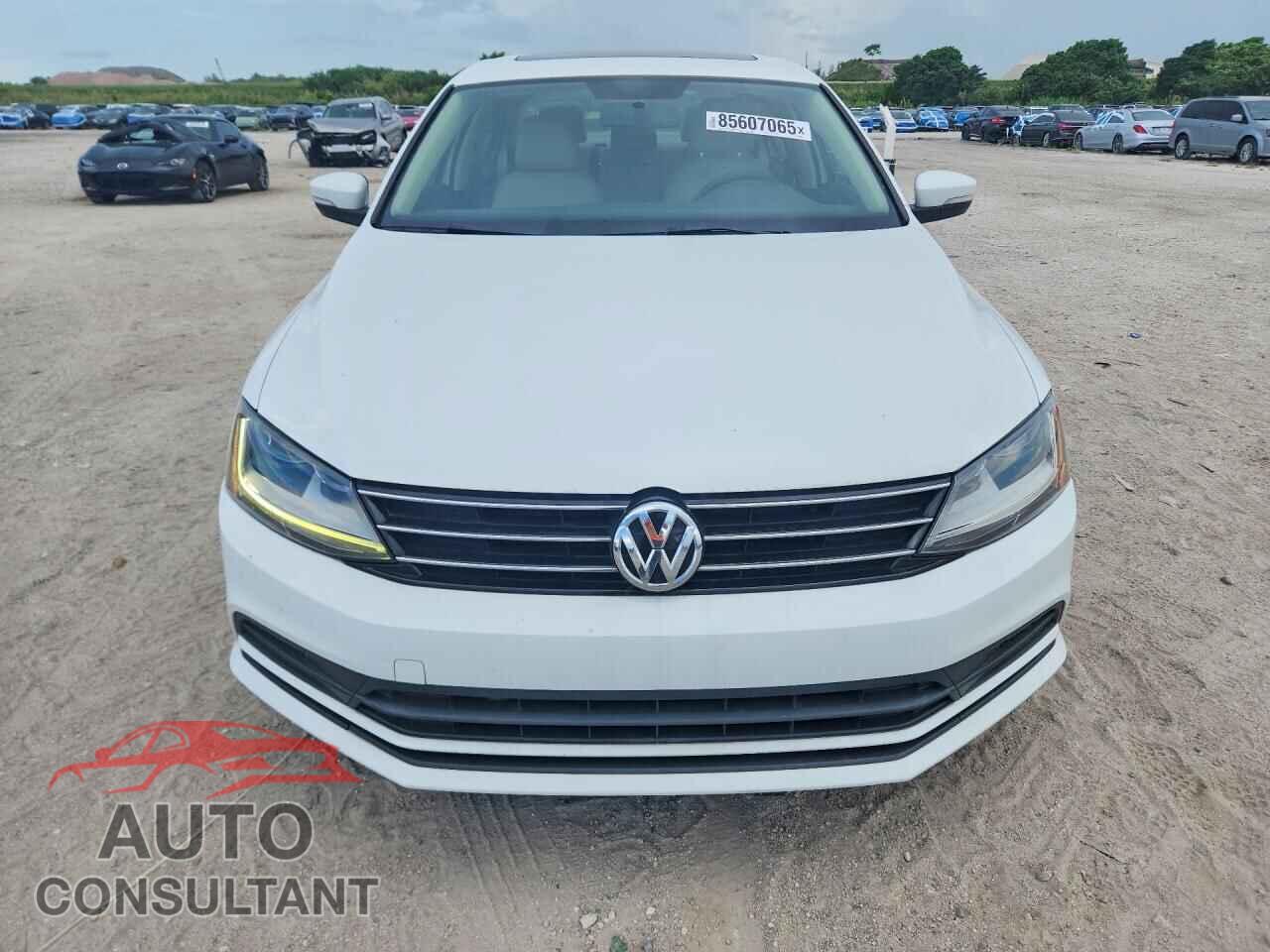 VOLKSWAGEN JETTA 2017 - 3VWDB7AJ4HM399285