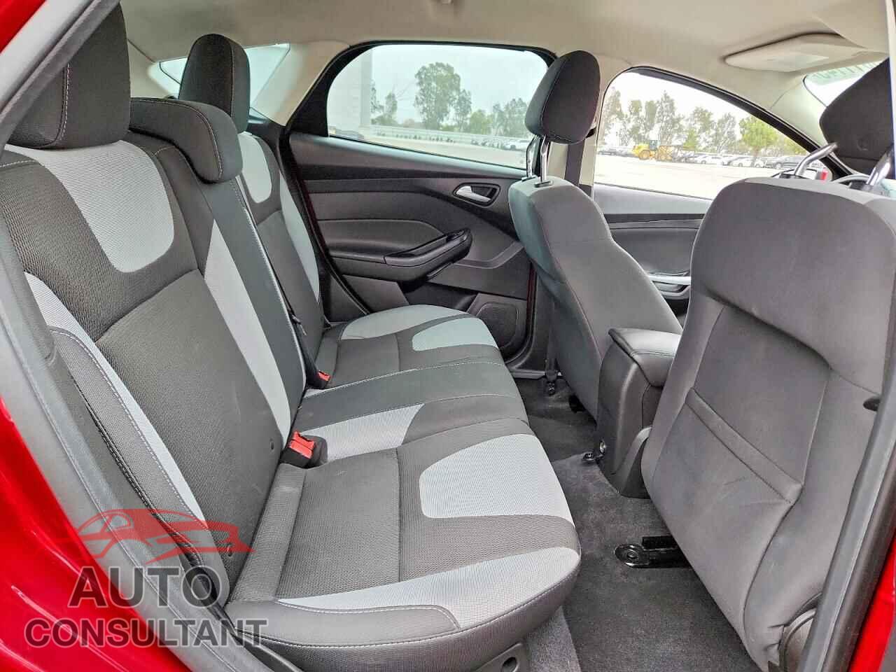FORD FOCUS 2012 - 1FAHP3K28CL330489
