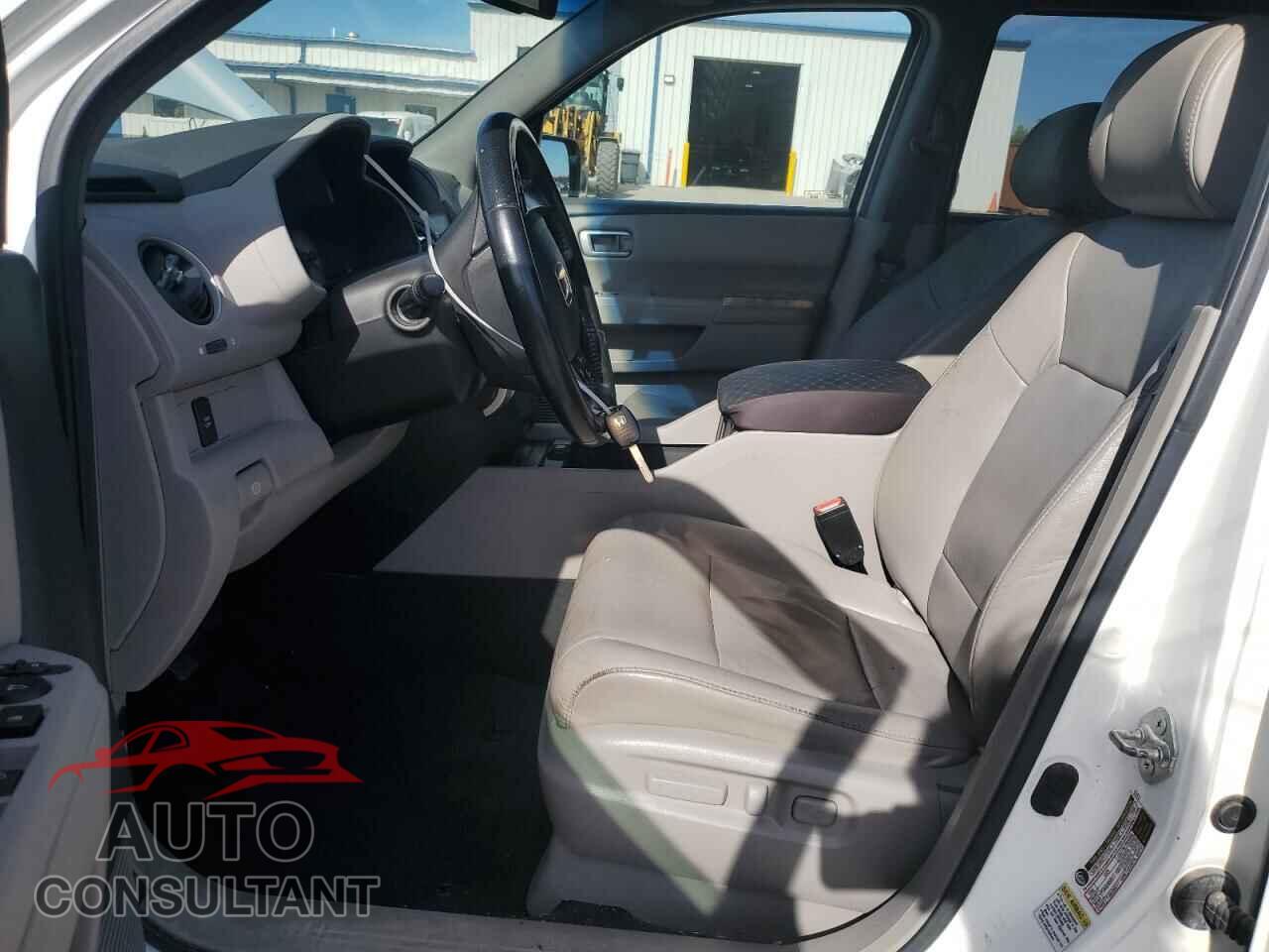 HONDA PILOT 2011 - 5FNYF3H59BB003678