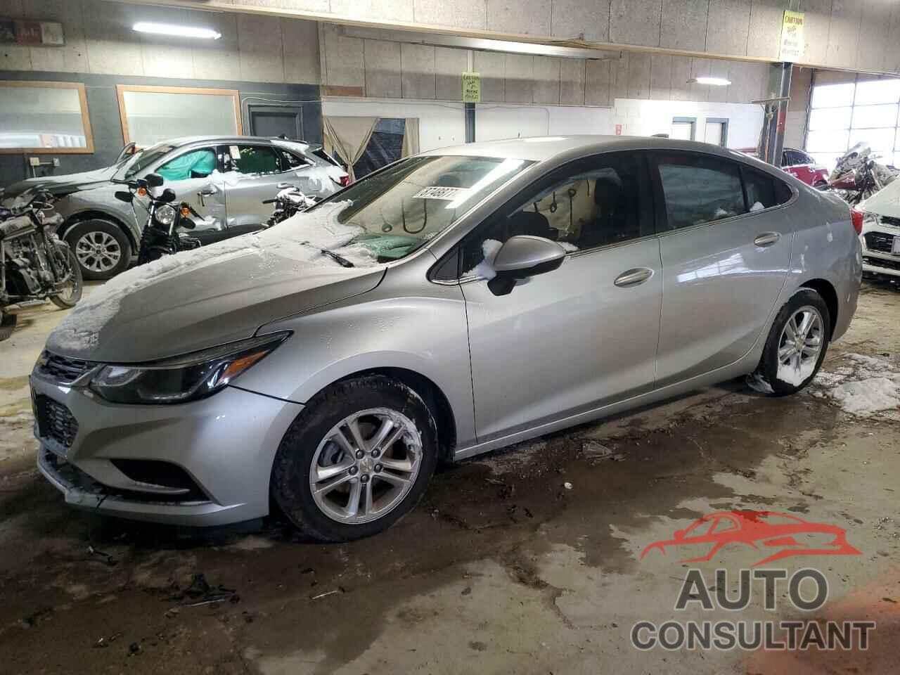 CHEVROLET CRUZE 2018 - 1G1BE5SM9J7177994