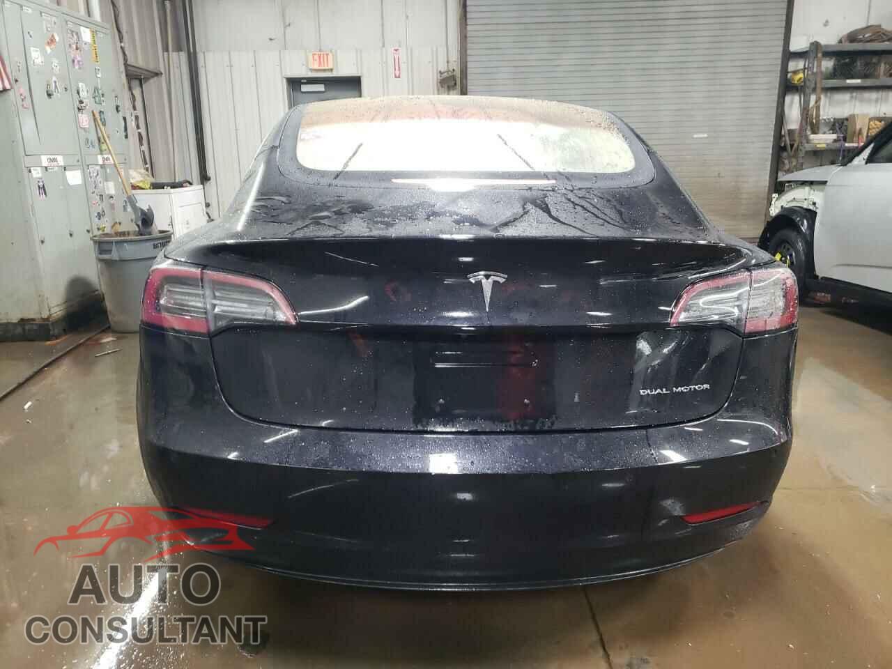 TESLA MODEL 3 2018 - 5YJ3E1EB4JF071607
