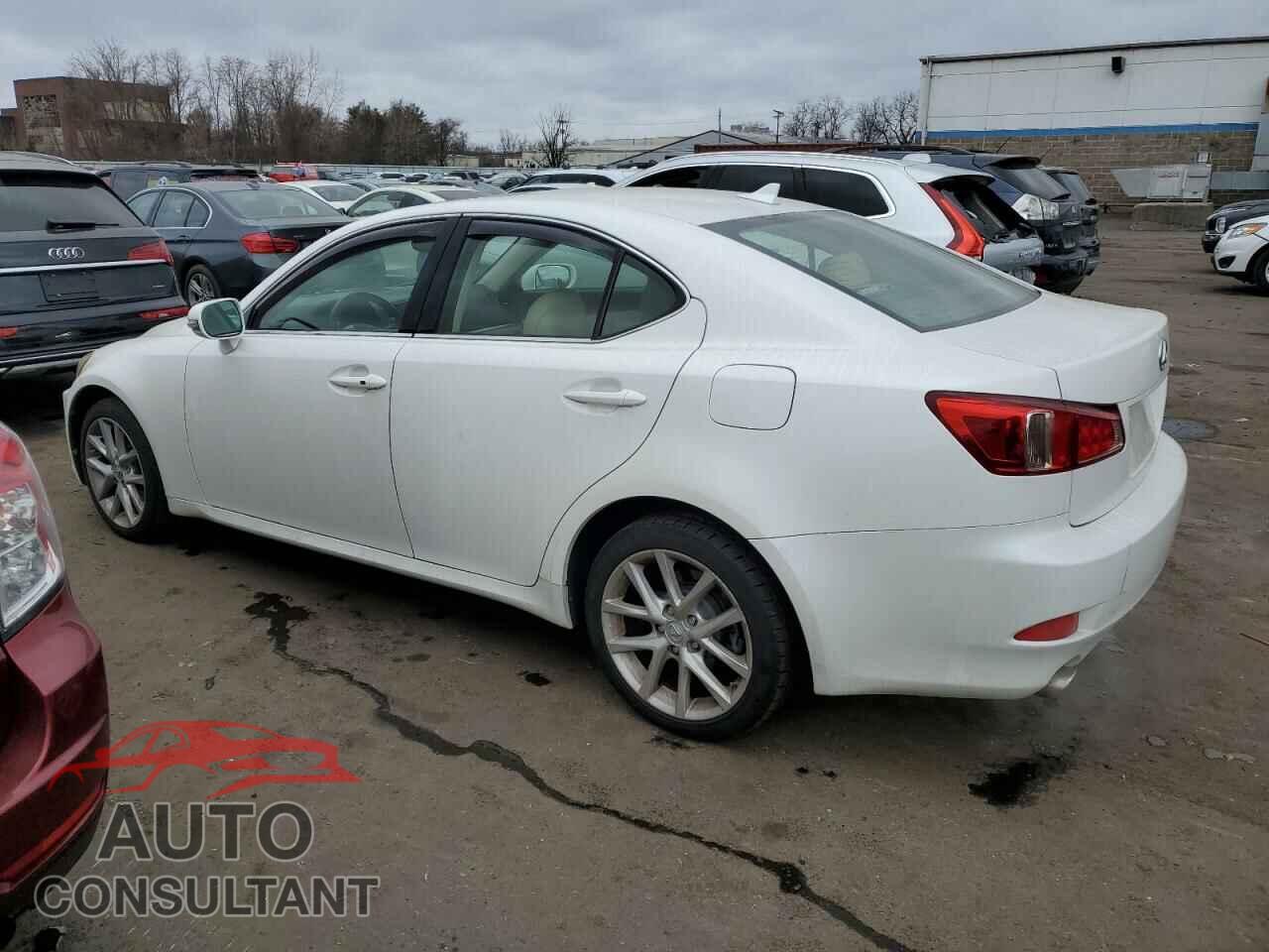 LEXUS IS 2012 - JTHCF5C20C5058377
