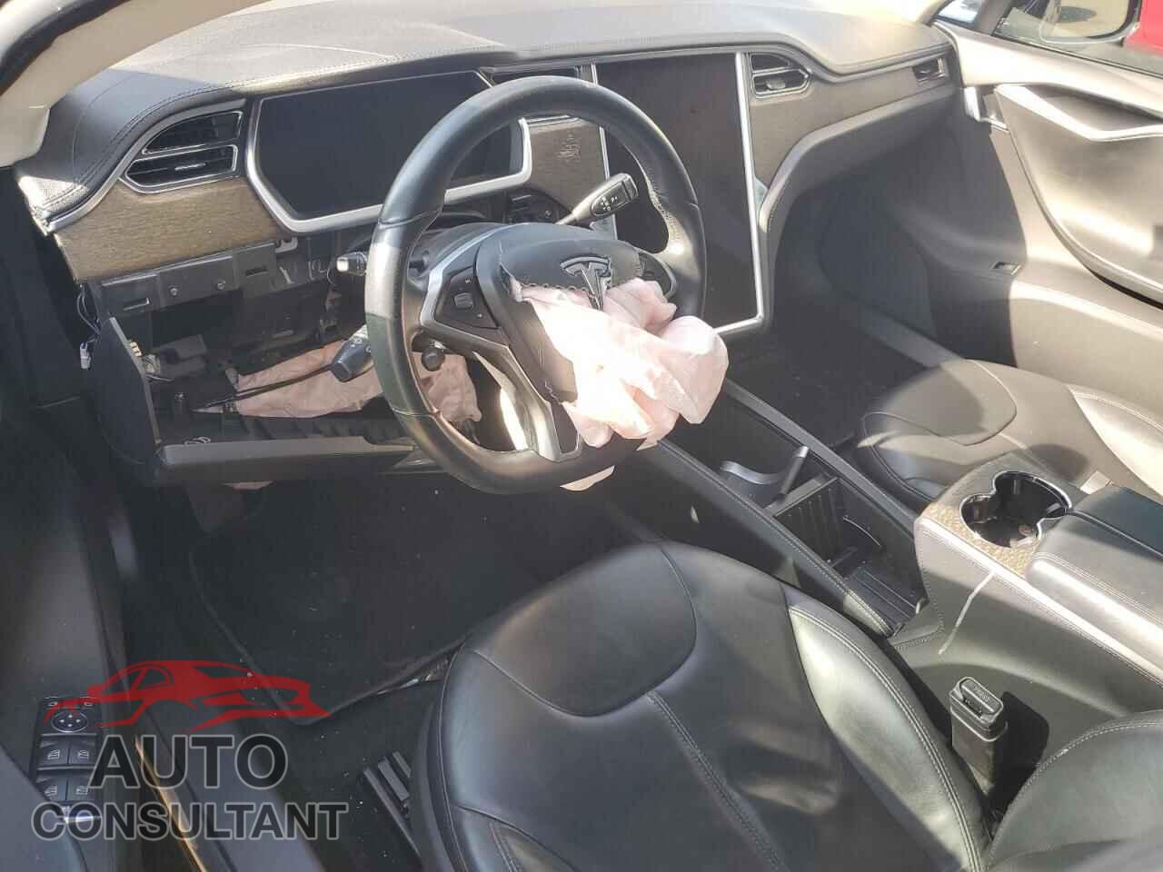 TESLA MODEL S 2013 - 5YJSA1DN0DFP04207