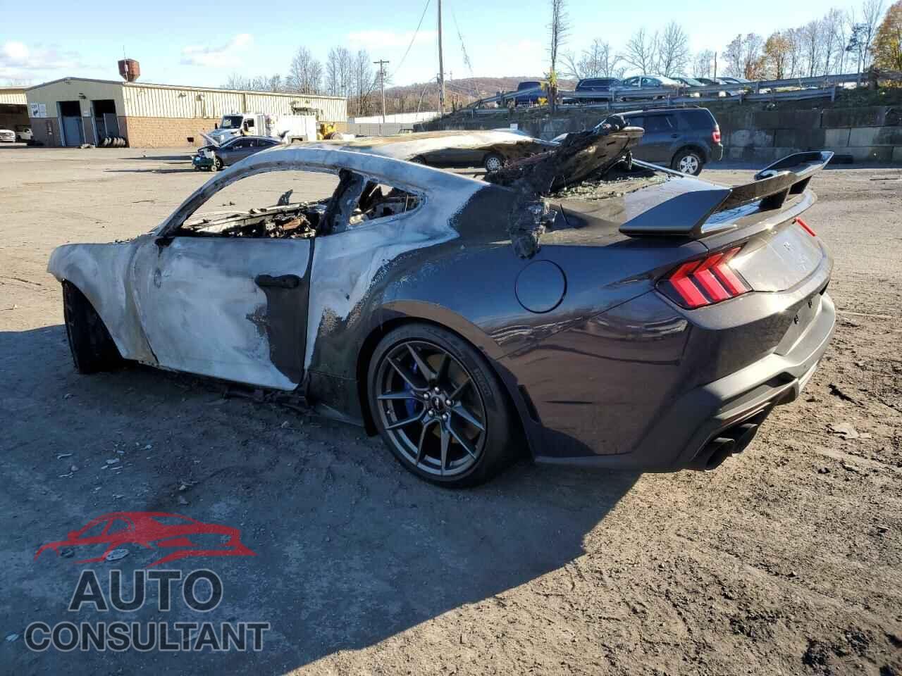 FORD MUSTANG DA 2024 - 1FA6P8R08R5501330