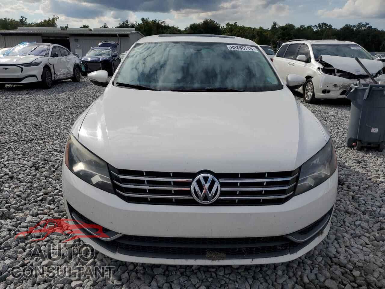 VOLKSWAGEN PASSAT 2012 - 1VWCP7A38CC060067