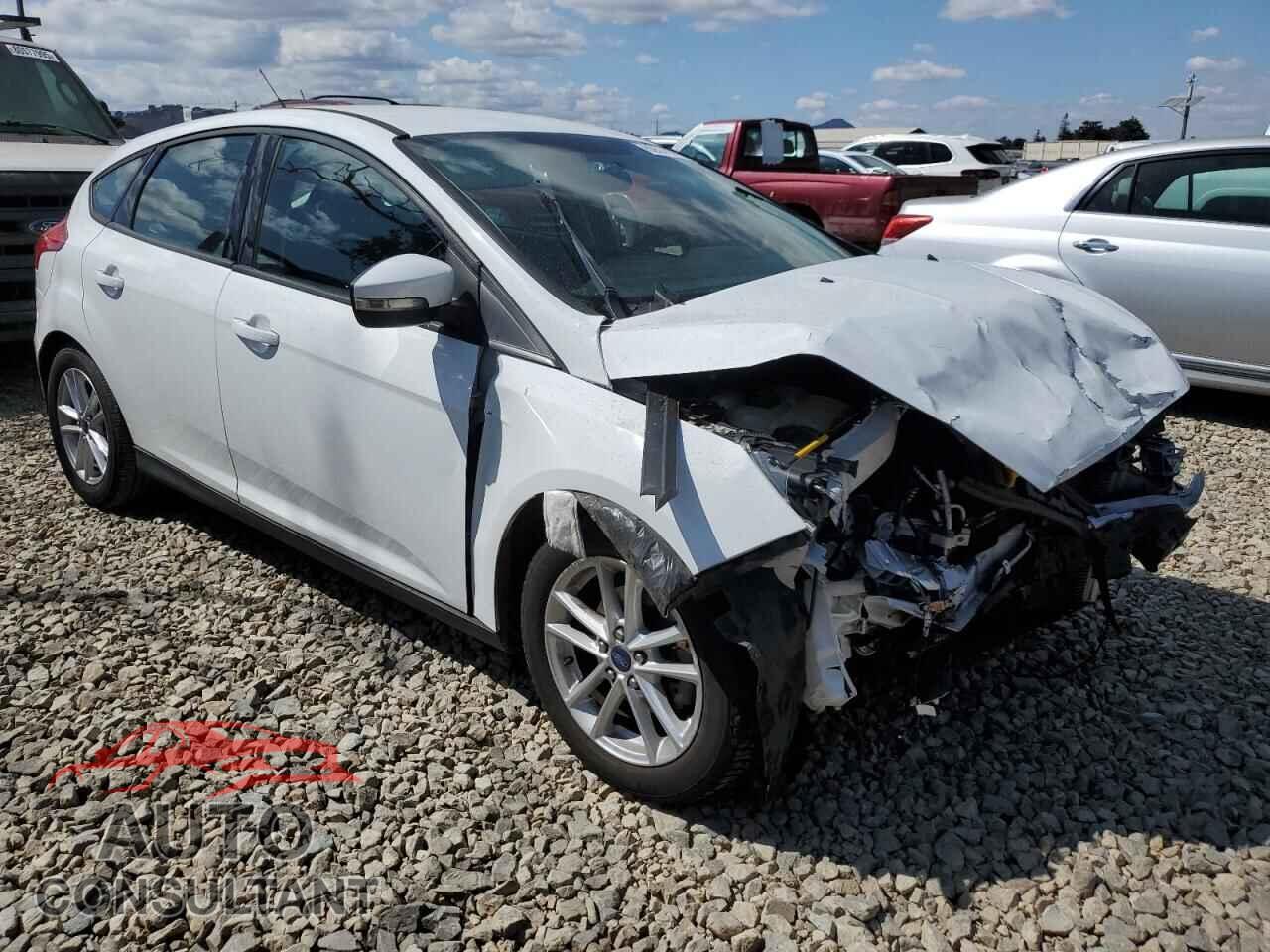 FORD FOCUS 2015 - 1FADP3K22FL233131