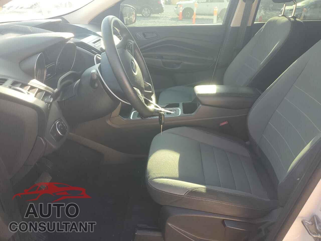 FORD ESCAPE 2017 - 1FMCU0F75HUE85614