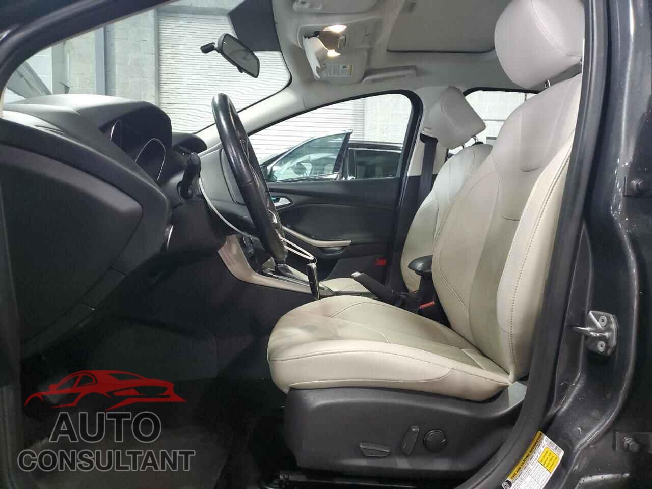 FORD FOCUS 2017 - 1FADP3J25HL272056