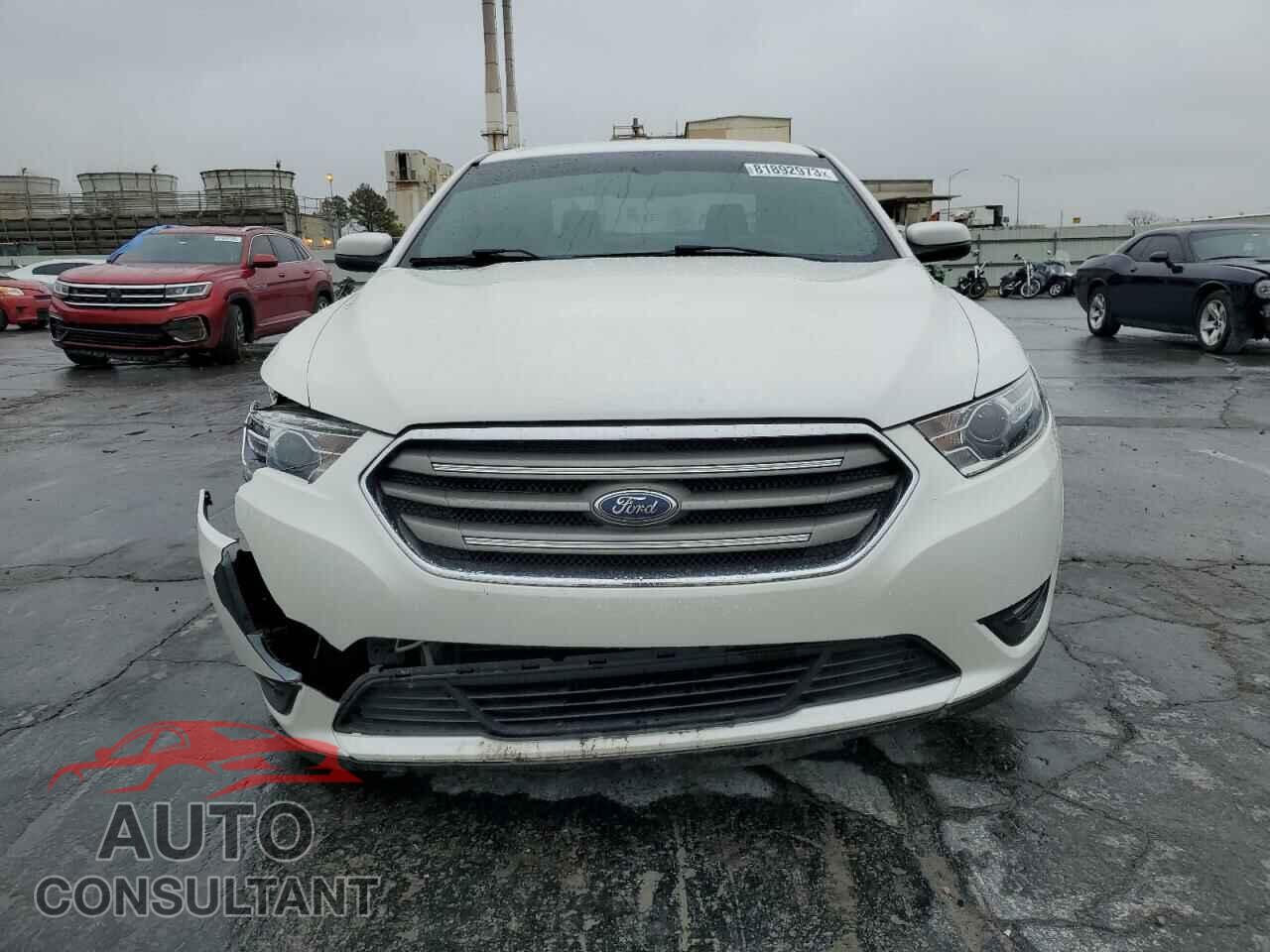 FORD TAURUS 2019 - 1FAHP2E85KG102743