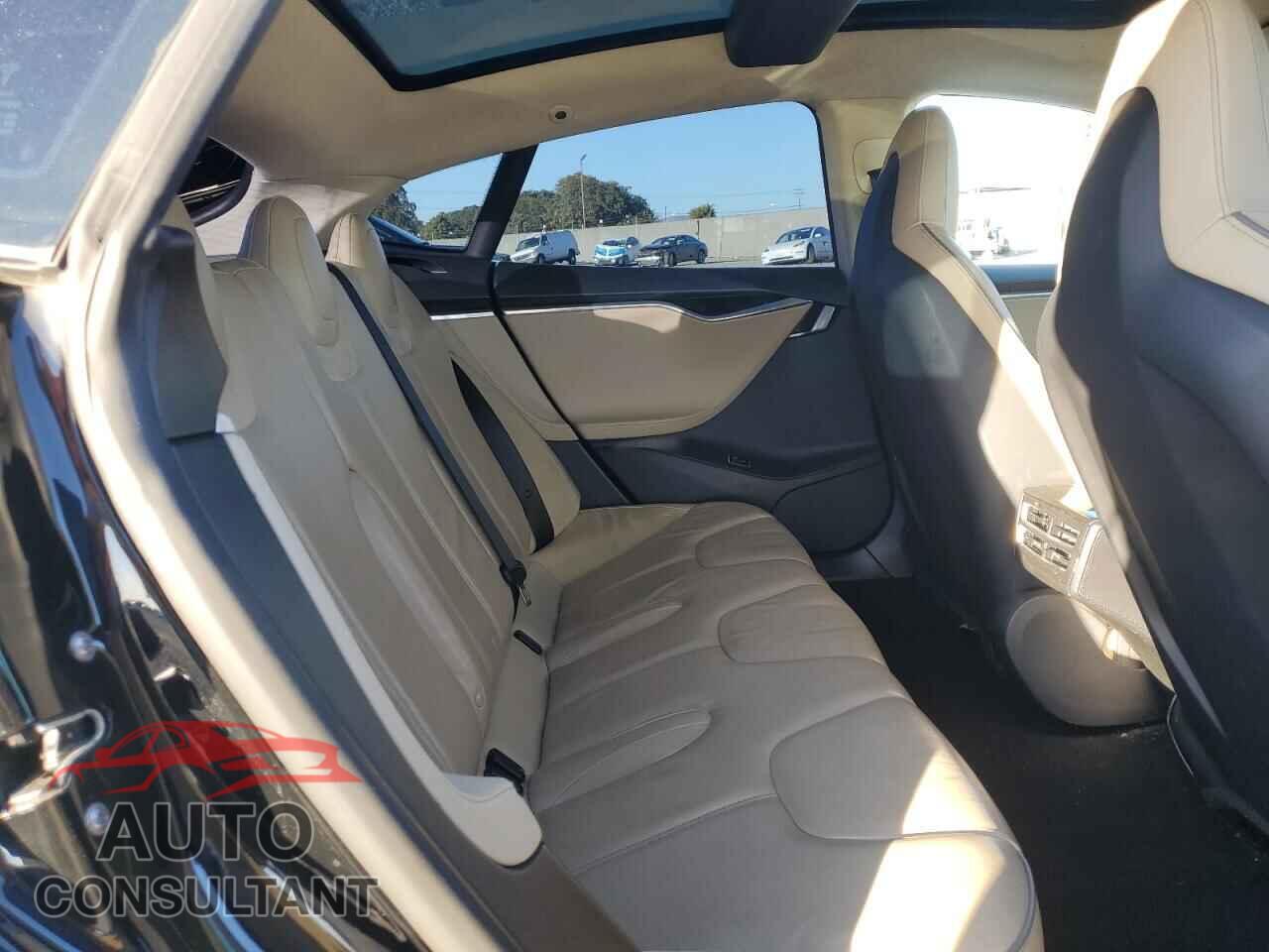 TESLA MODEL S 2013 - 5YJSA1DP9DFP17605