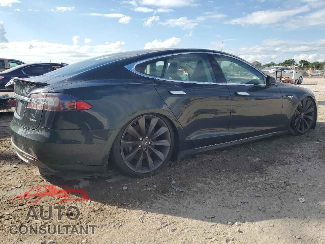 TESLA MODEL S 2013 - 5YJSA1CPXDFP10826