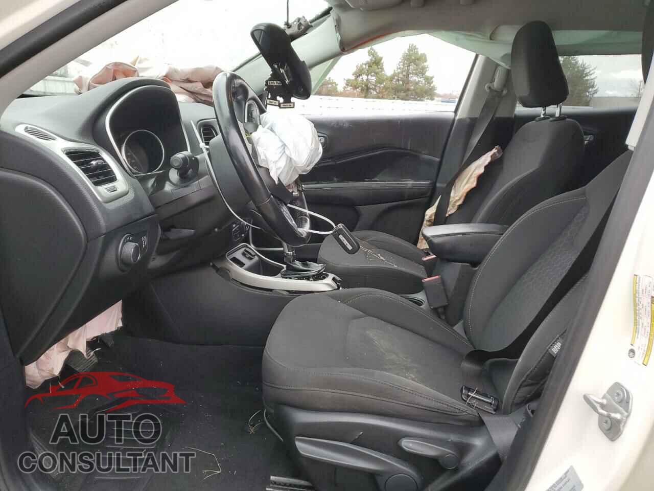 JEEP COMPASS 2018 - 3C4NJCAB4JT125141