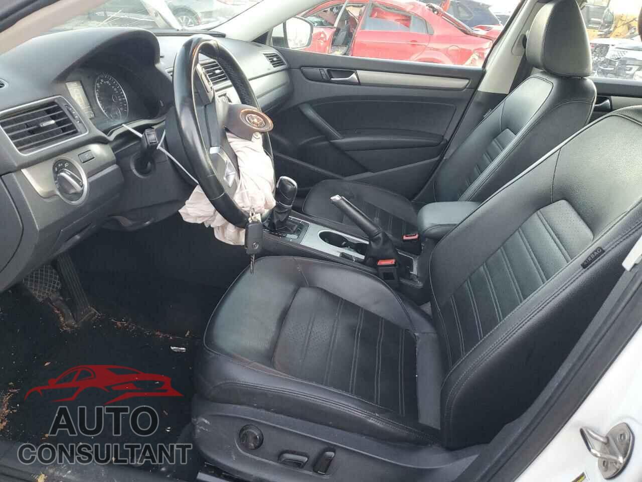 VOLKSWAGEN PASSAT 2015 - 1VWBS7A30FC044265