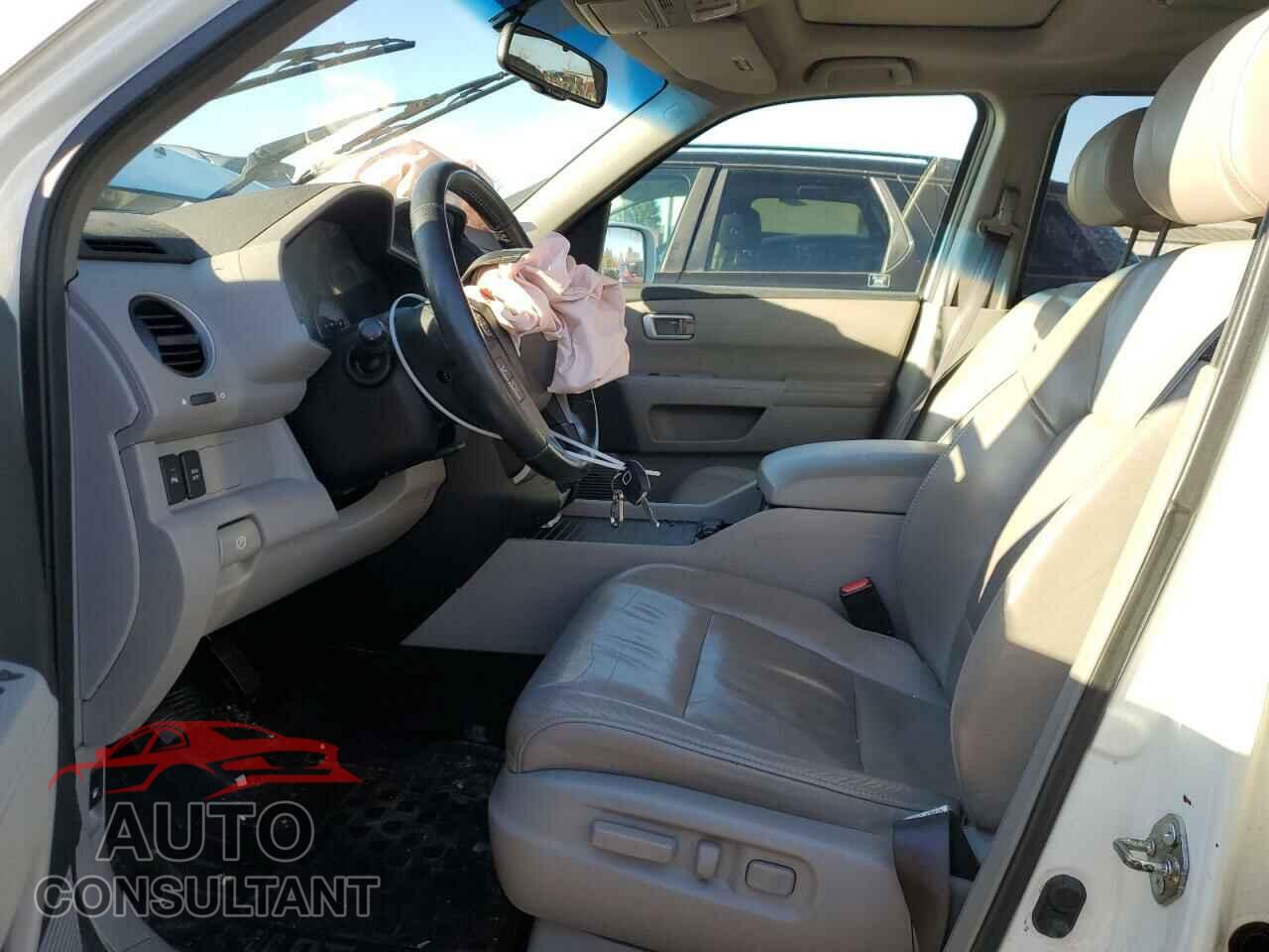 HONDA PILOT 2011 - 5FNYF4H95BB049131