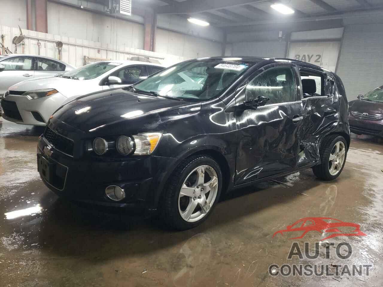 CHEVROLET SONIC 2014 - 1G1JE6SB4E4113191