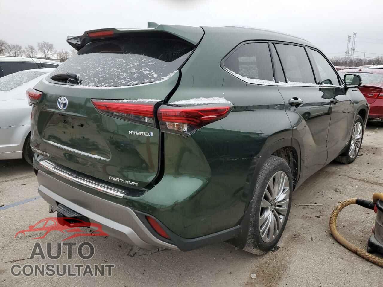 TOYOTA HIGHLANDER 2023 - 5TDEBRCH8PS582801