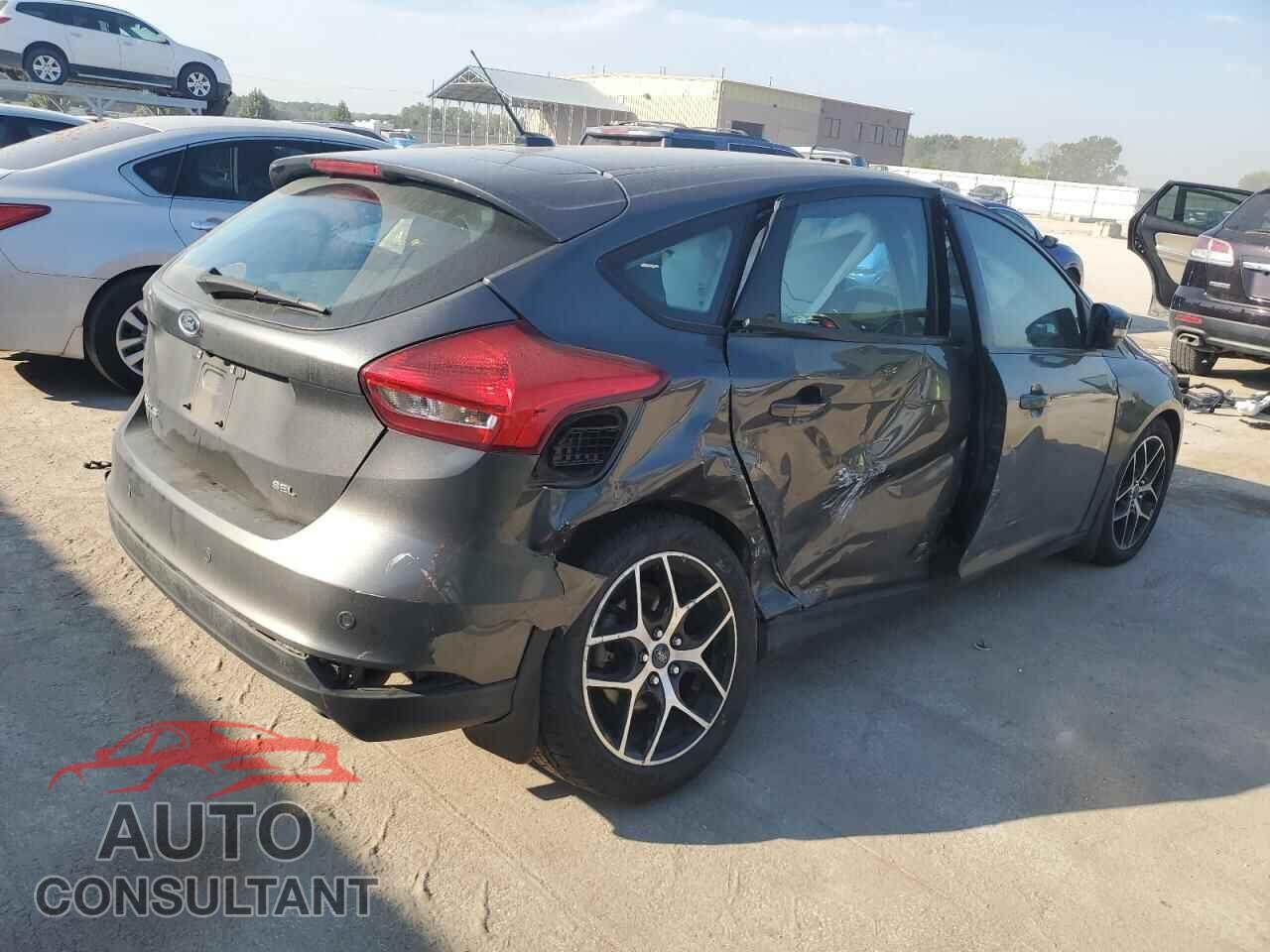FORD FOCUS 2017 - 1FADP3M26HL244990