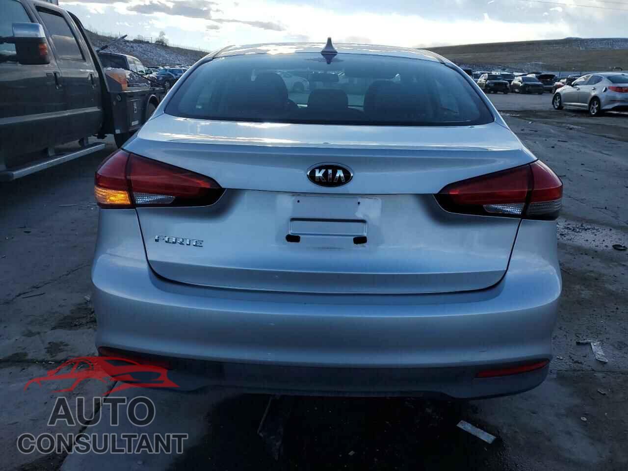 KIA FORTE 2017 - 3KPFK4A76HE089471