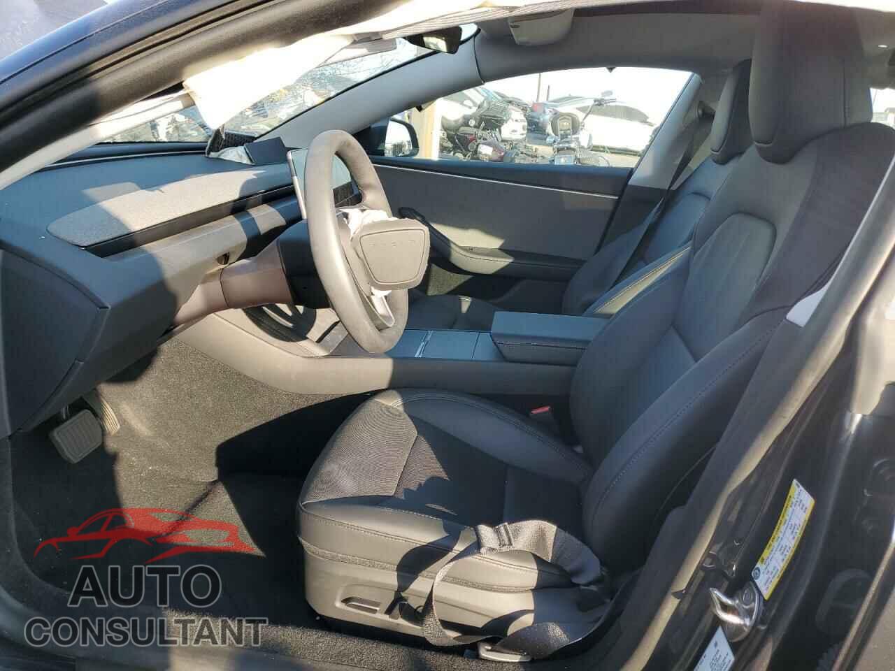 TESLA MODEL 3 2024 - 5YJ3E1EA9RF728680