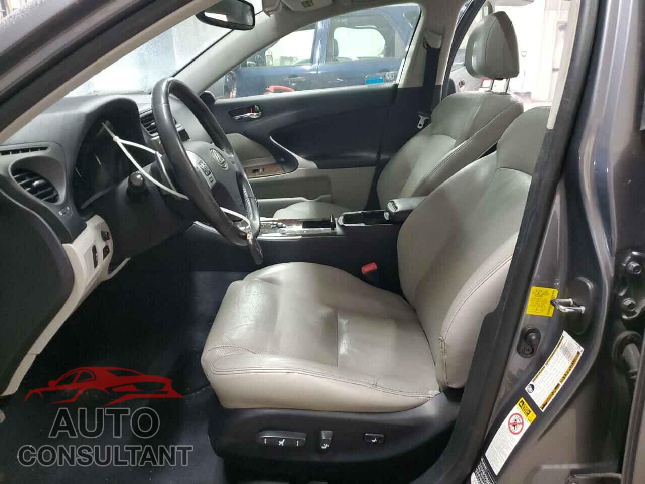 LEXUS IS 2013 - JTHCF5C2XD5062230