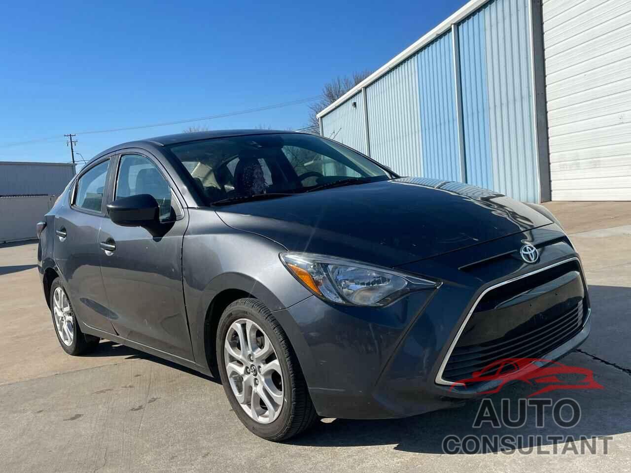 TOYOTA YARIS 2017 - 3MYDLBYV8HY180920