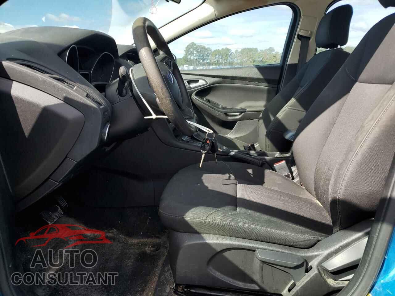 FORD FOCUS 2017 - 1FADP3F23HL201558