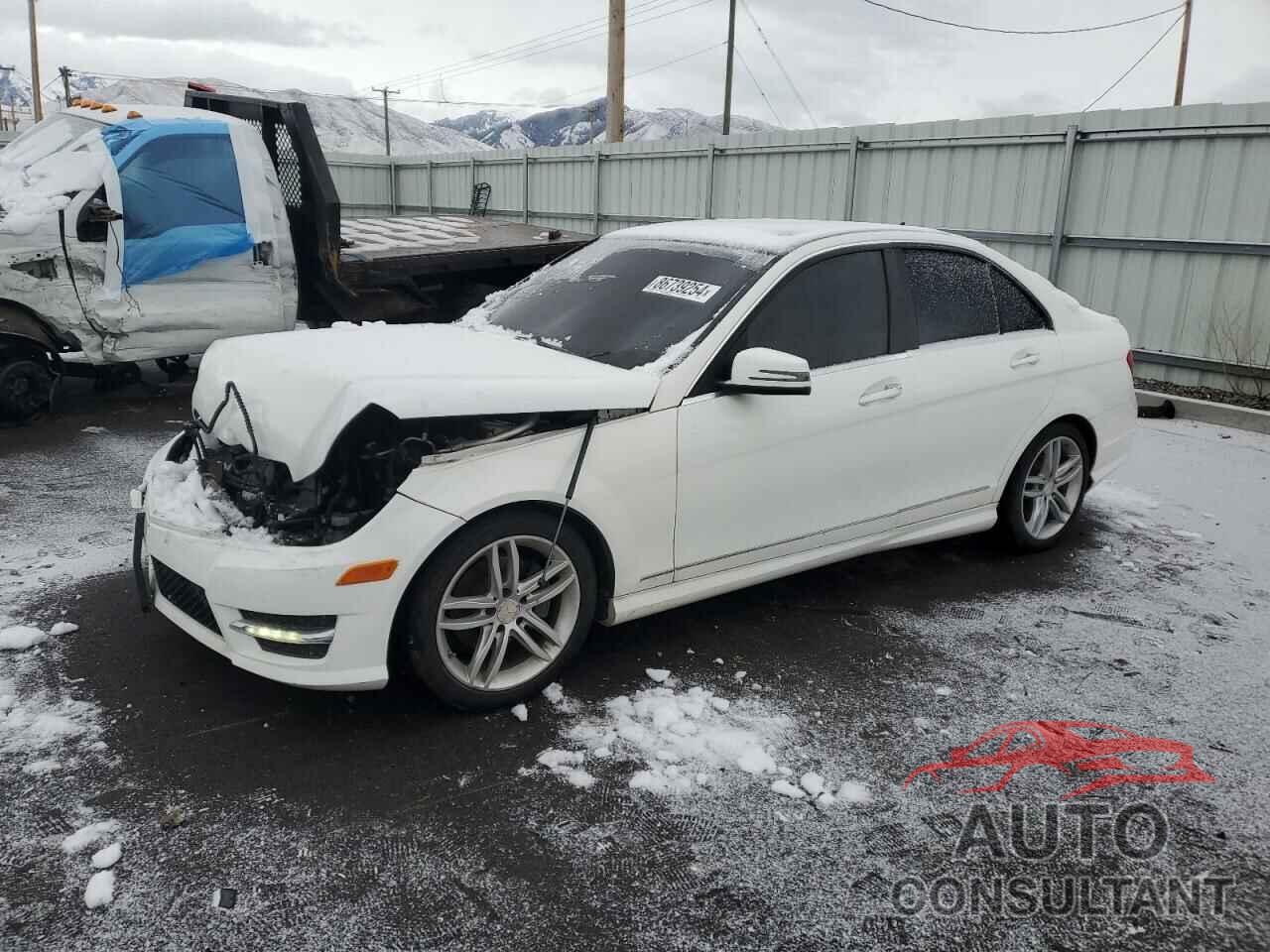 MERCEDES-BENZ C-CLASS 2014 - WDDGF4HB8EG205712