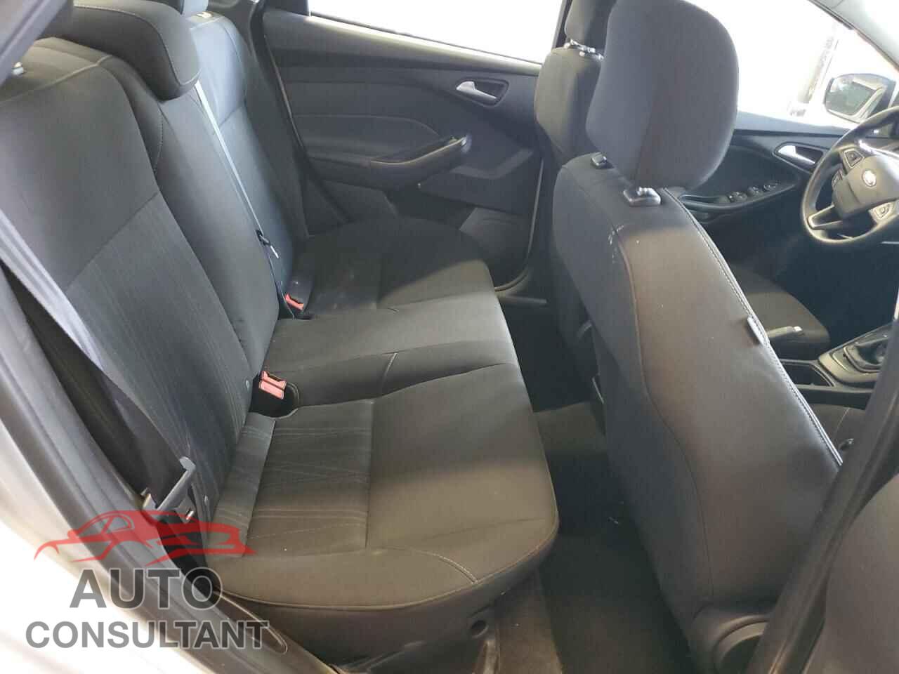 FORD FOCUS 2015 - 1FADP3FE3FL323344