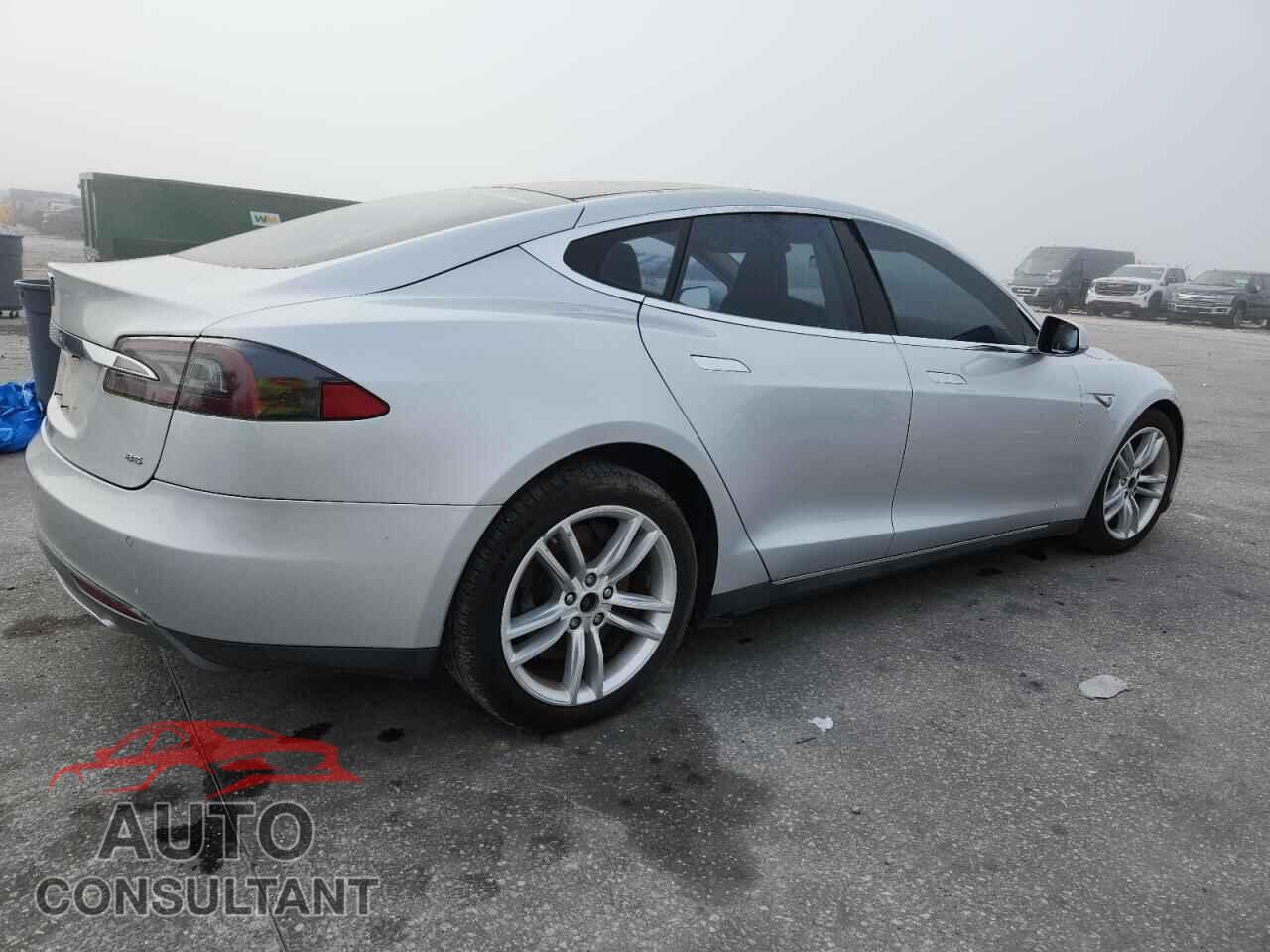 TESLA MODEL S 2013 - 5YJSA1CN0DFP22661