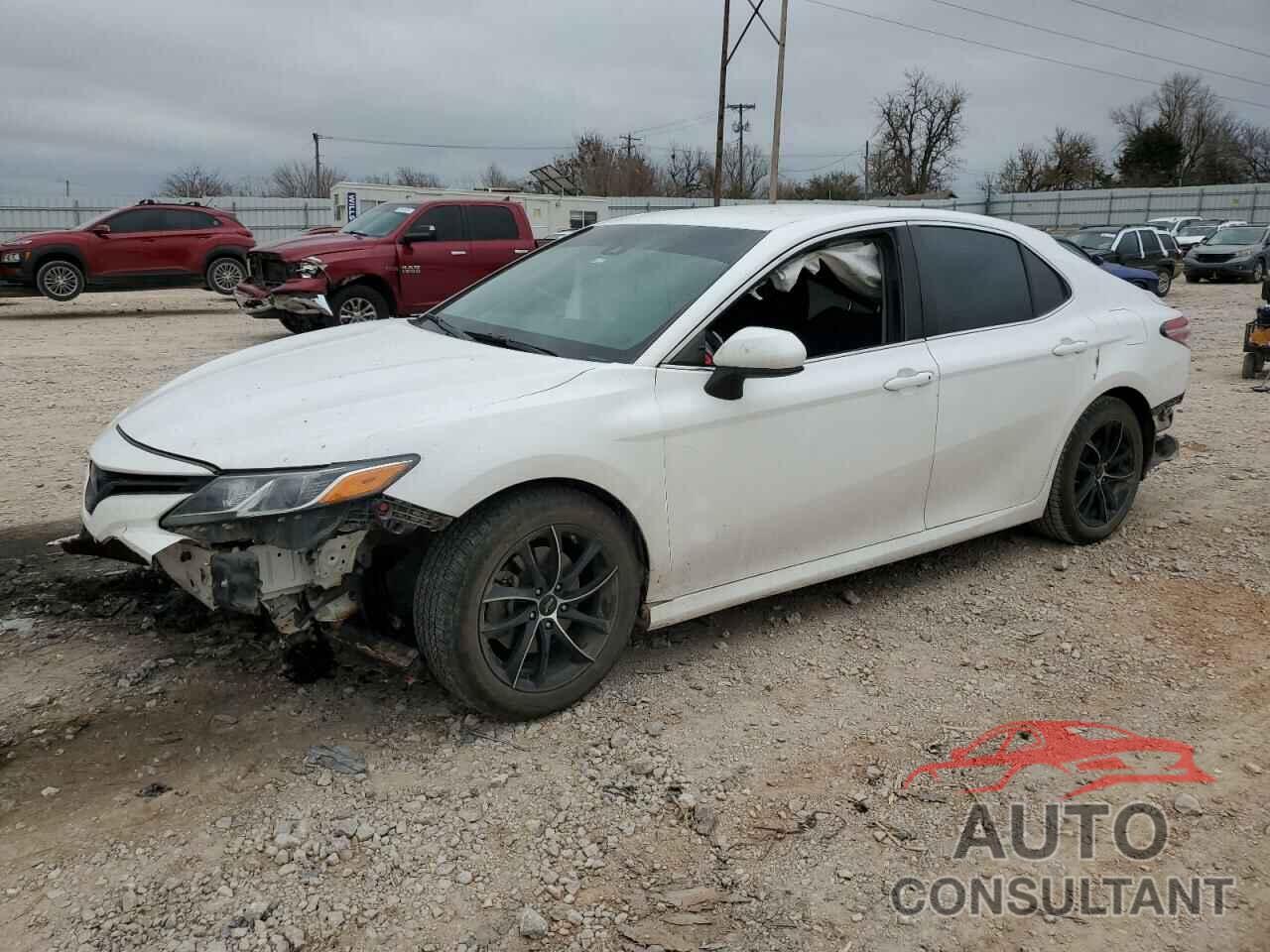 TOYOTA CAMRY 2018 - 4T1B11HK7JU010614