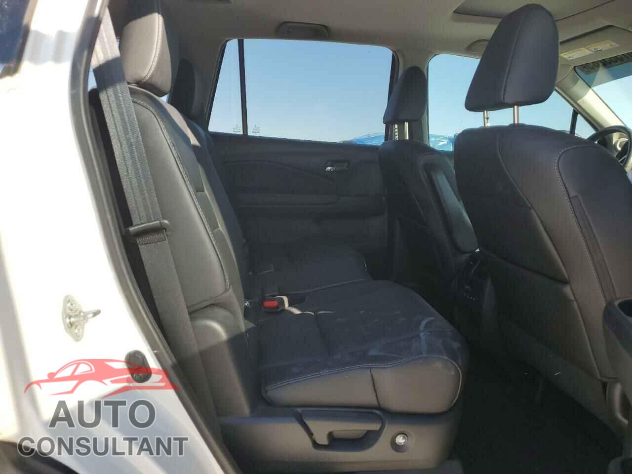 HONDA PILOT 2017 - 5FNYF5H76HB046512
