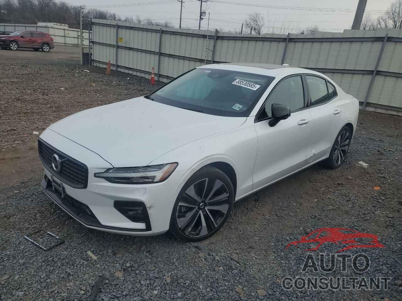 VOLVO S60 B5 MOM 2022 - 7JRL12TZ5NG160844