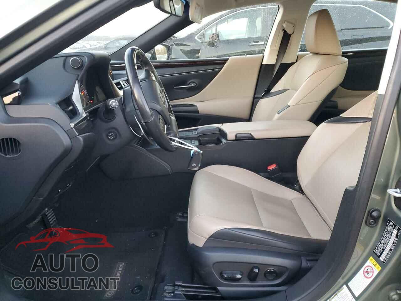 LEXUS ES300 2019 - JTHB21B18K2022803